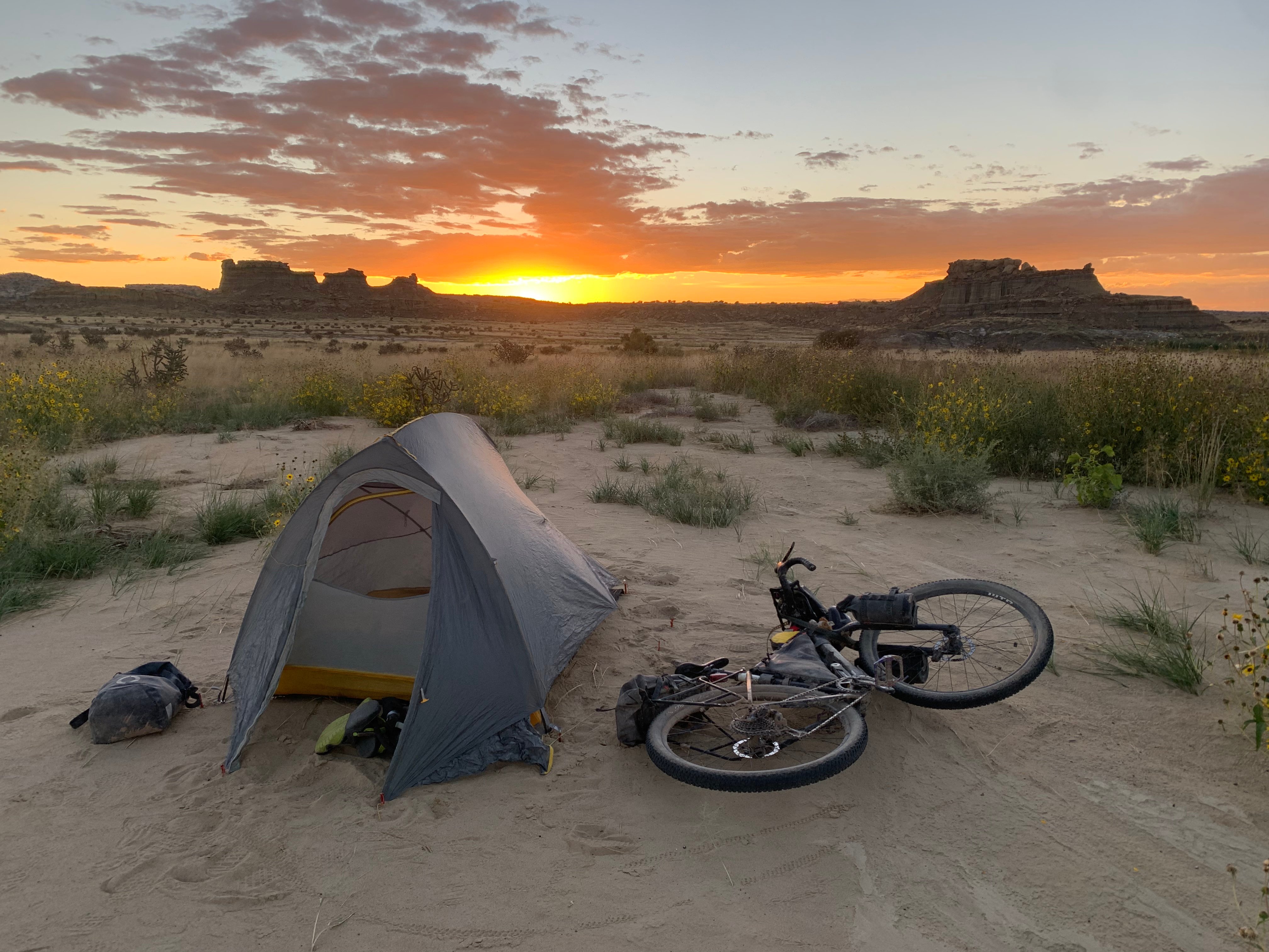 Camp in desert